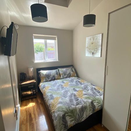 Private Room And Bathroom With Private Entrance Near Warwick Town Centre المظهر الخارجي الصورة