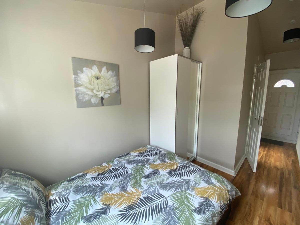 Private Room And Bathroom With Private Entrance Near Warwick Town Centre المظهر الخارجي الصورة
