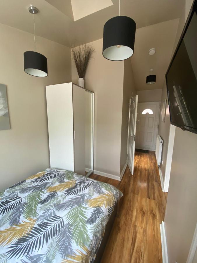 Private Room And Bathroom With Private Entrance Near Warwick Town Centre المظهر الخارجي الصورة