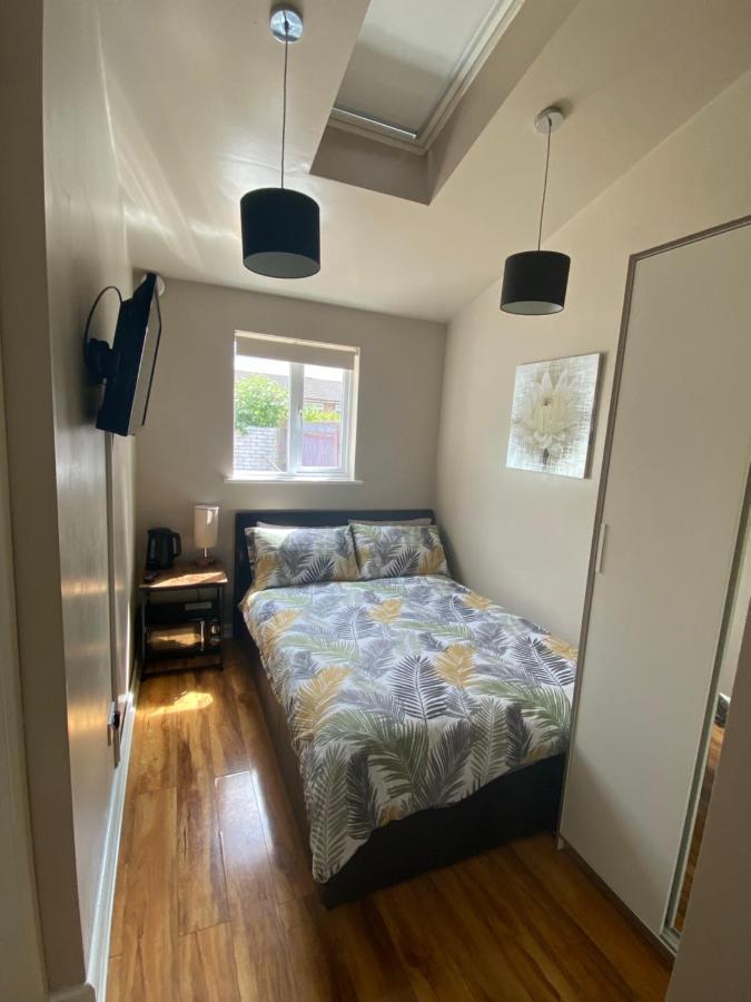 Private Room And Bathroom With Private Entrance Near Warwick Town Centre المظهر الخارجي الصورة