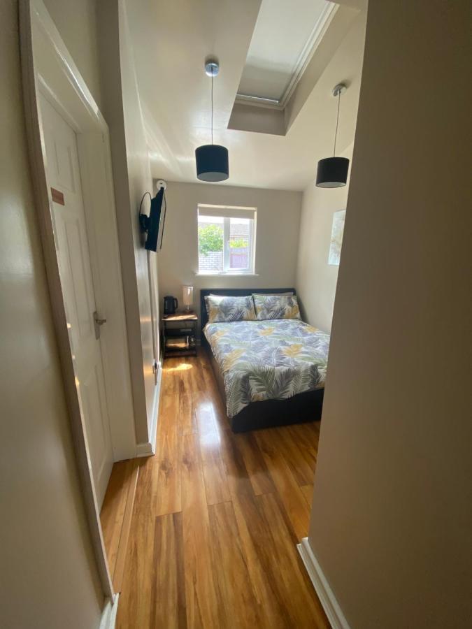 Private Room And Bathroom With Private Entrance Near Warwick Town Centre المظهر الخارجي الصورة