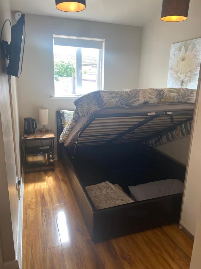 Private Room And Bathroom With Private Entrance Near Warwick Town Centre المظهر الخارجي الصورة